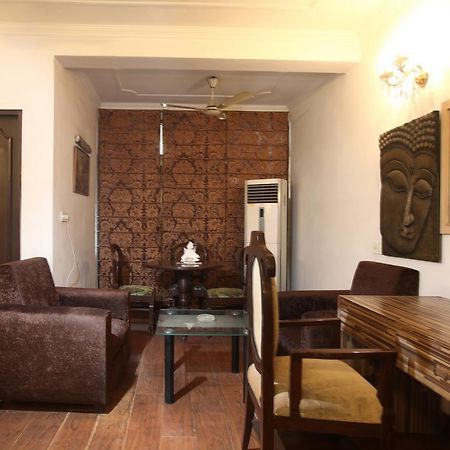 Oyo 358 Sarojini Nagar Hotel New Delhi Bagian luar foto