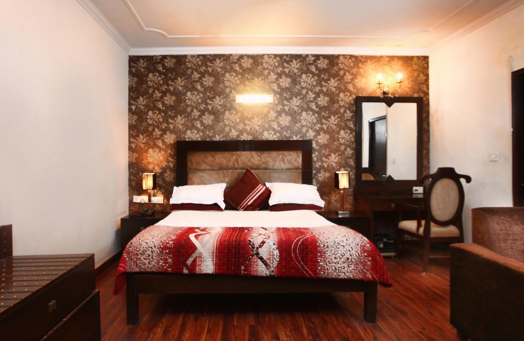 Oyo 358 Sarojini Nagar Hotel New Delhi Ruang foto